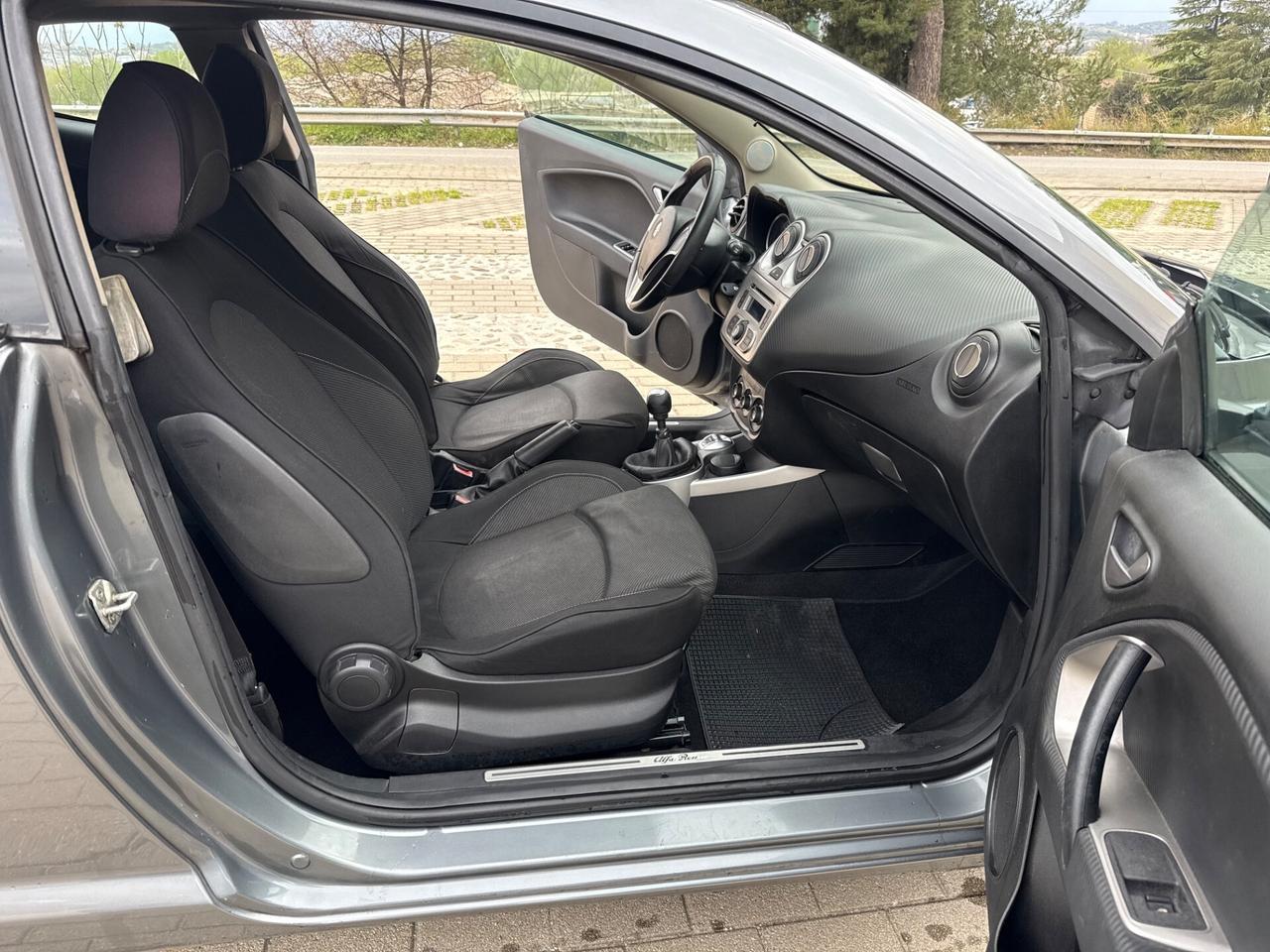 Alfa Romeo MiTo 1.6 JTDm-2 S&S Distinctive Sport Pack