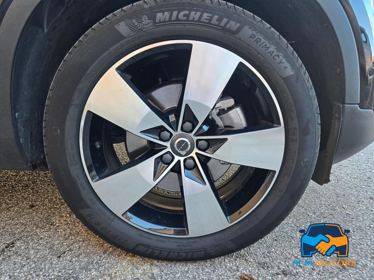 VOLVO XC40 D4 AWD Geartronic Momentum