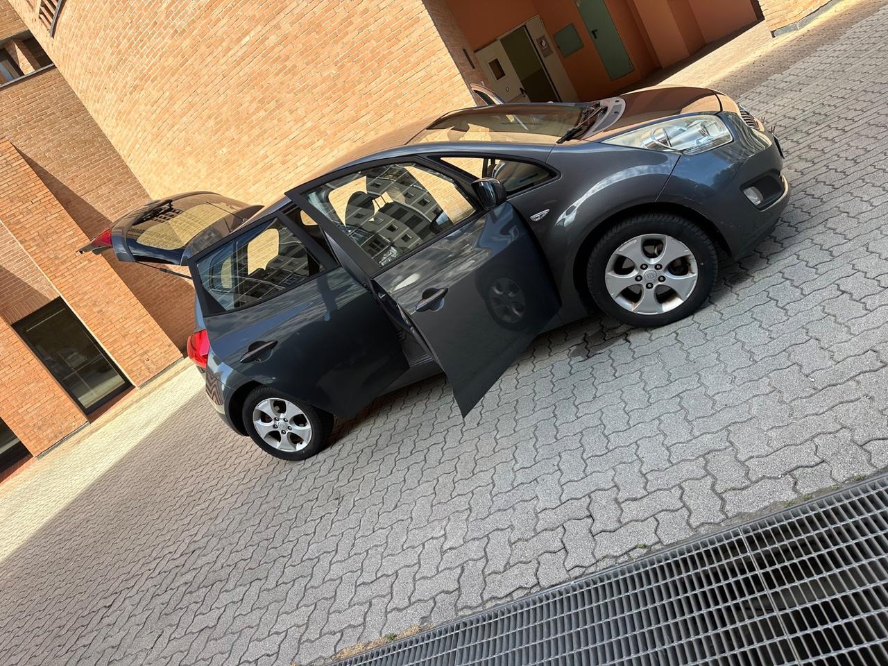Kia Venga 1.4 CRDi 90CV WGT EX