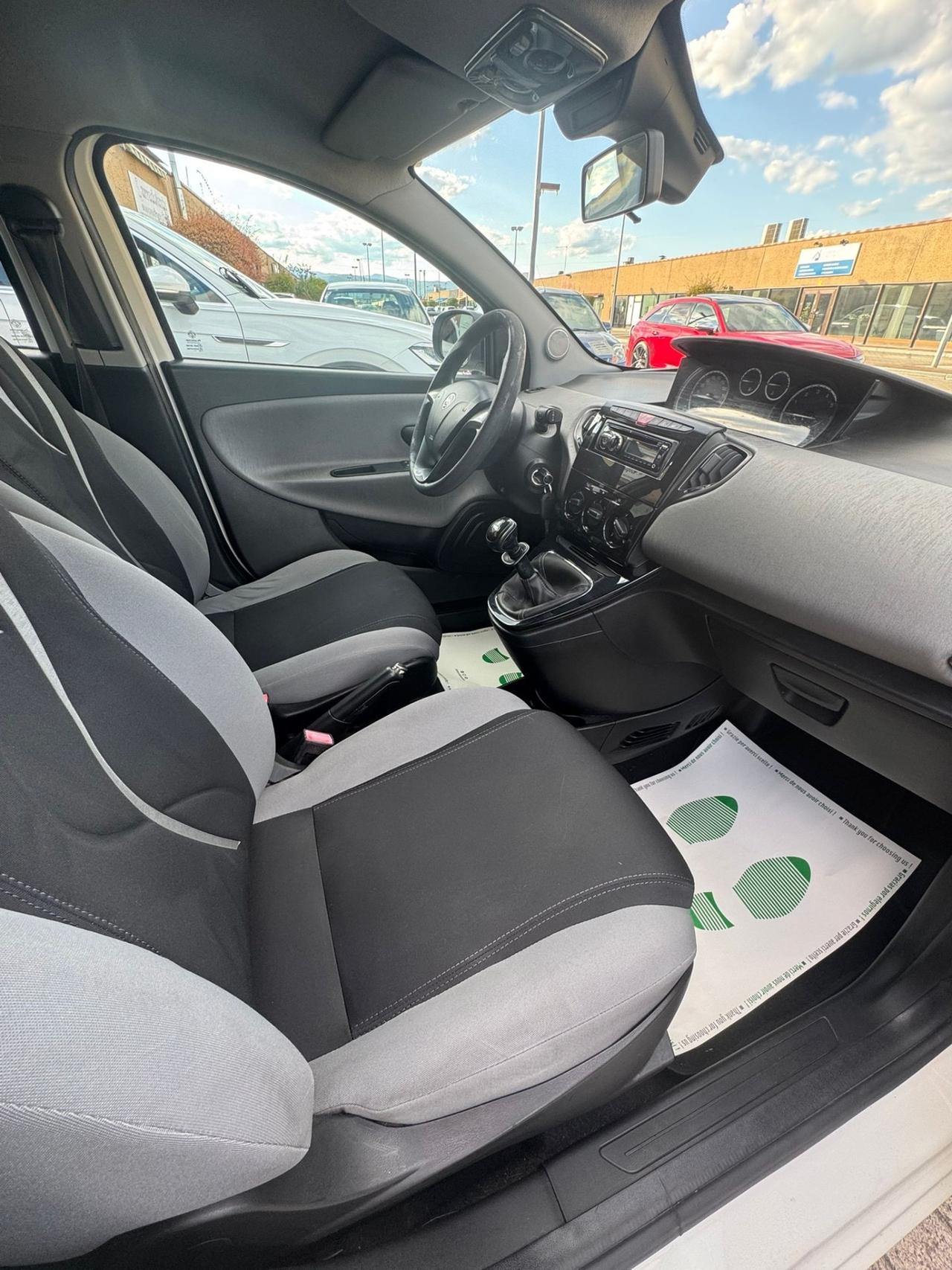 Lancia Ypsilon 1.2 69 CV 5 porte S&S Platinum