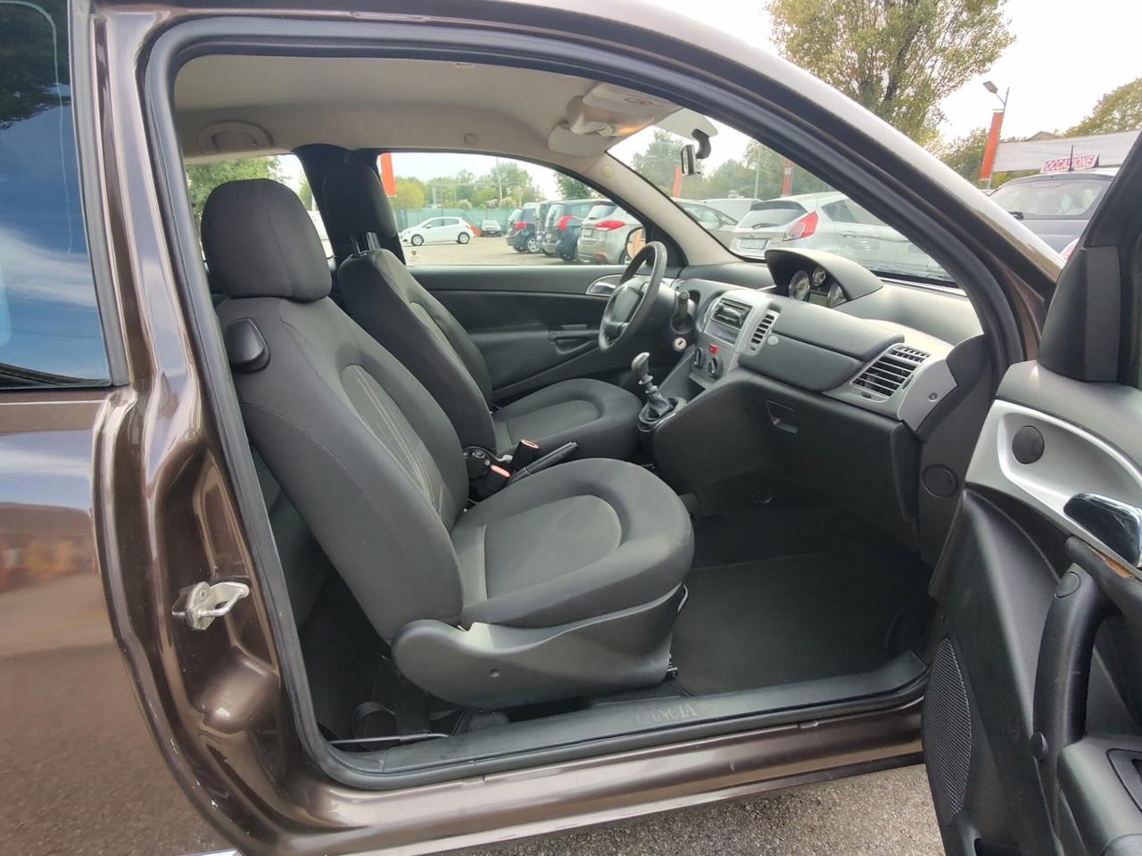 Lancia Ypsilon 1.2 69 CV 5 porte GPL Ecochic Platinum, benzina\gpl, OK NEOPATENTATI