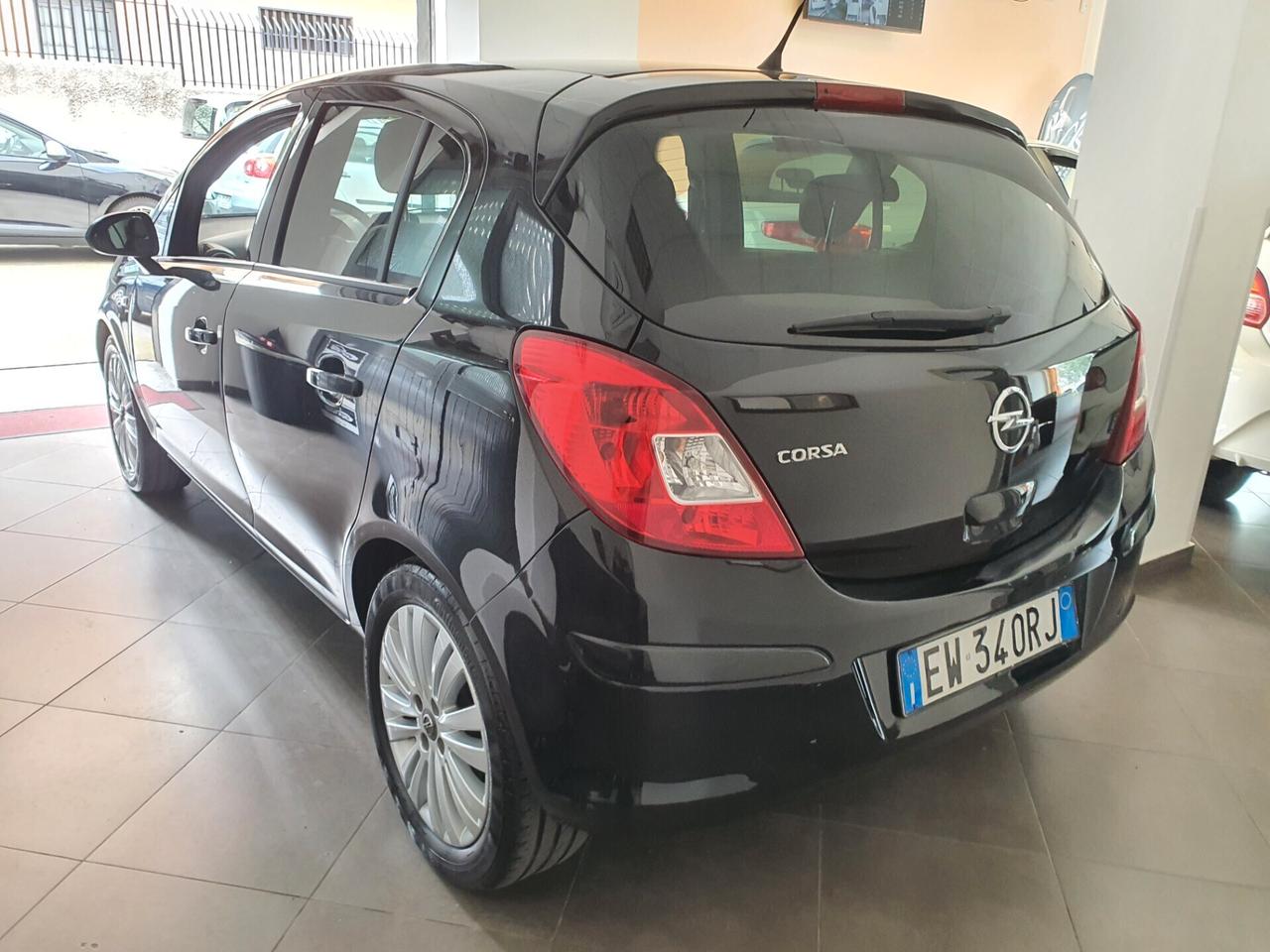 Opel Corsa 1.2 Gpl di serie