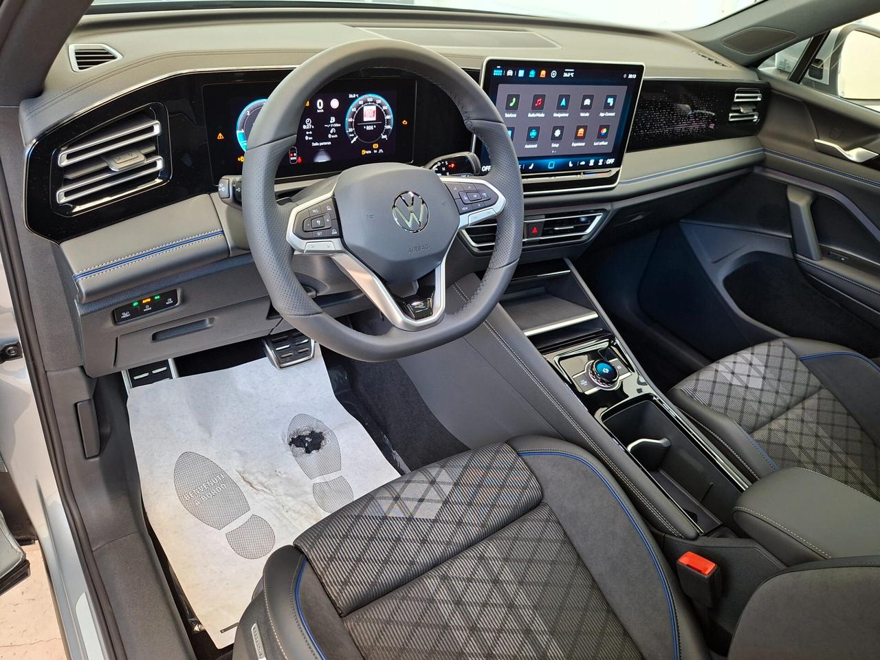 Volkswagen Tiguan 2.0 TDI 150 CV DSG R-Line Plus NUOVA