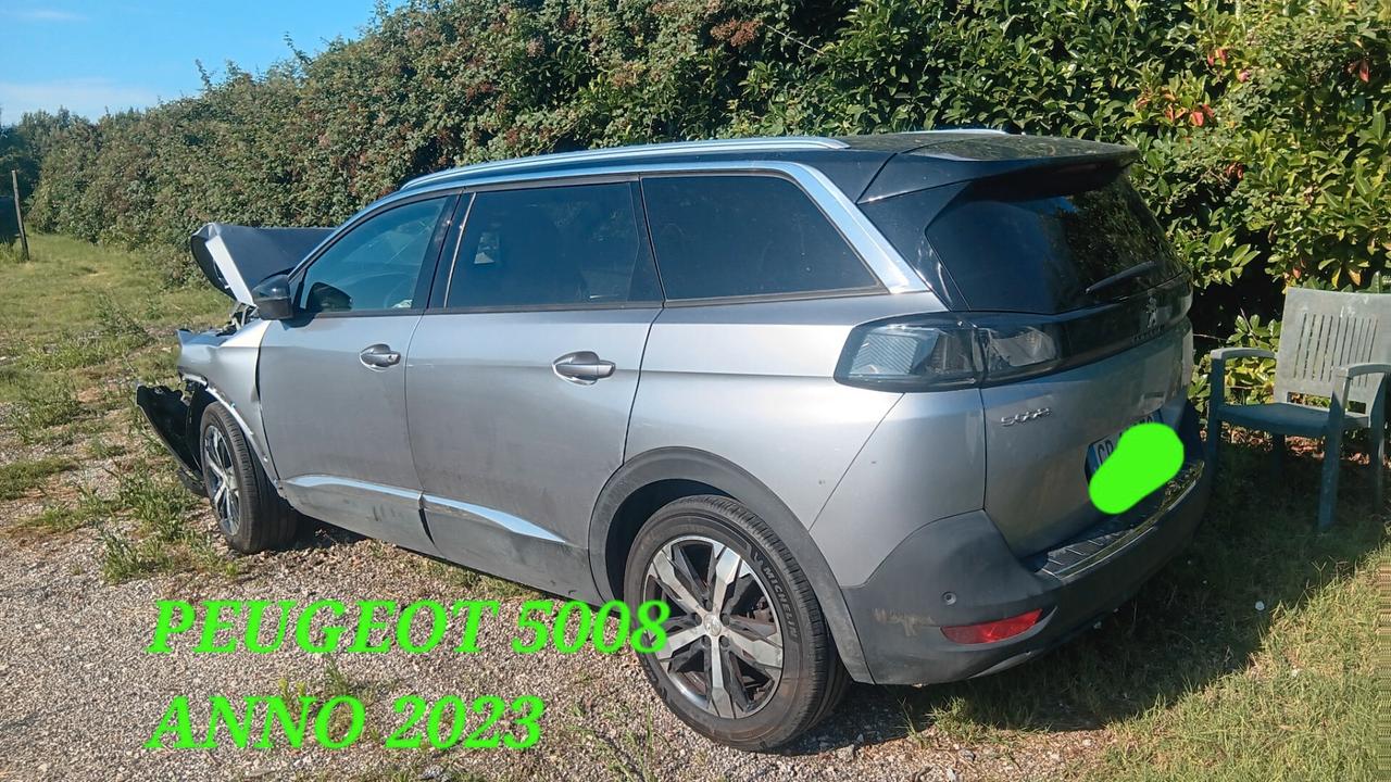 Peugeot 5008 incidentata sinistrata mondialcars 023