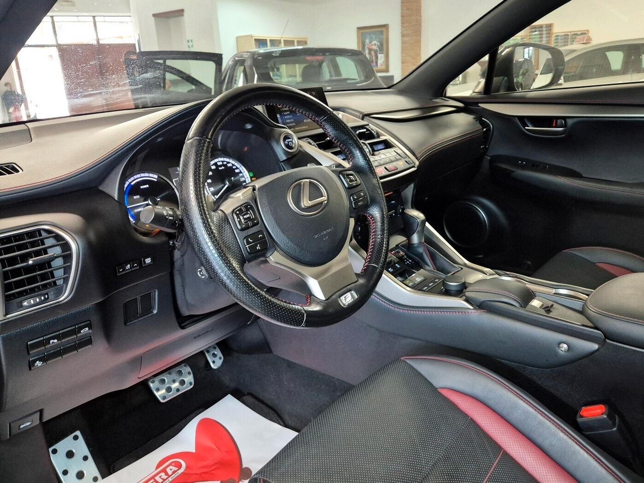 Lexus NX 300h Hybrid 4WD F-Sport