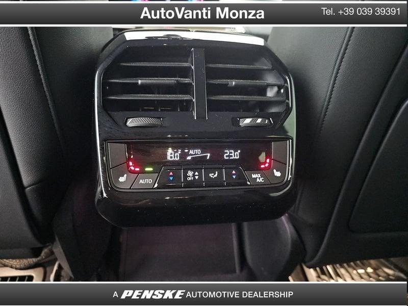 BMW iX iX xDrive40 Pacchetto Sportivo