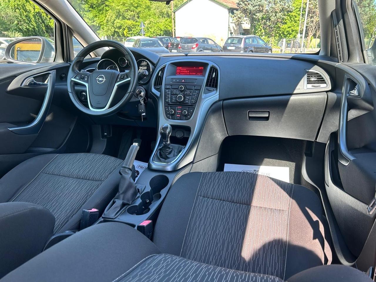 OPEL ASTRA 1.7CDTI 110CV COSMO UNICO TOP NEOPAT.