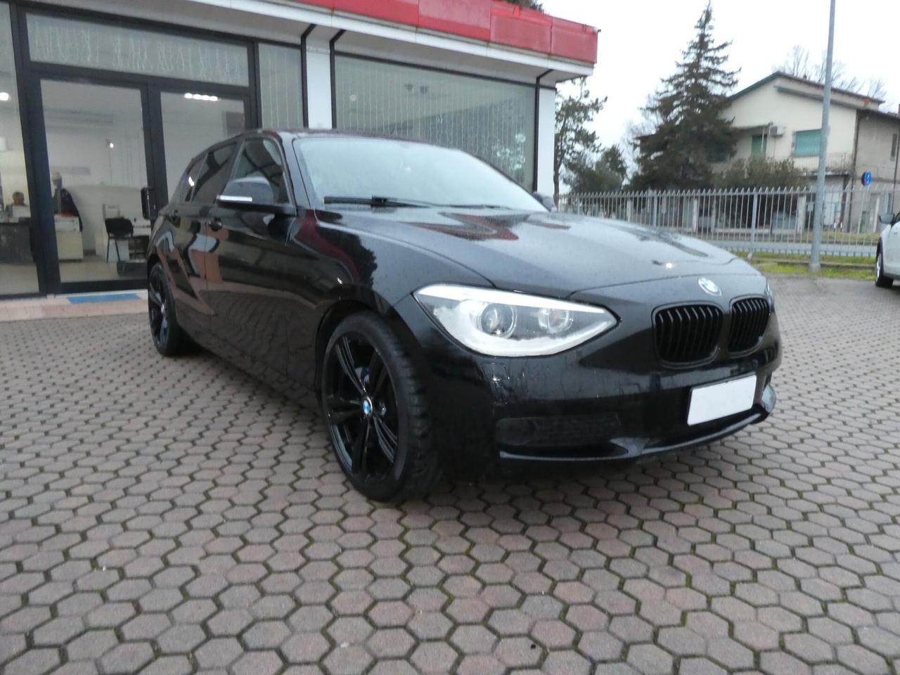 Bmw 116 116d 5p. Urban OK NEOPATENTATI