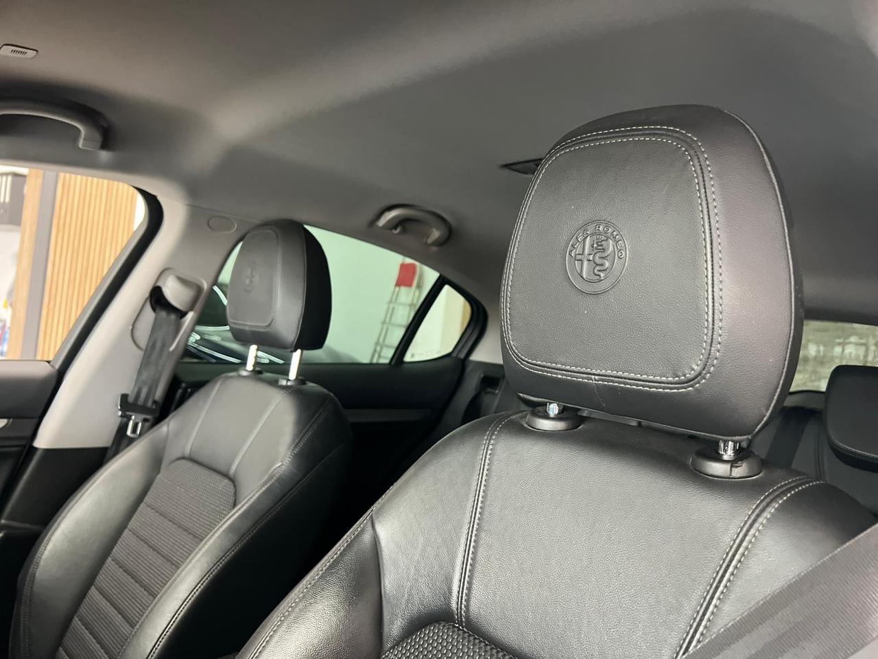 Alfa Romeo Stelvio 2.2 Turbodiesel 180 CV AT8 RWD Super