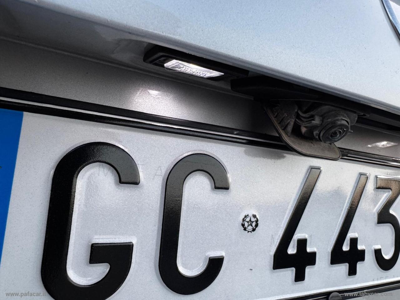MERCEDES-BENZ GLB 200 d Automatic Premium