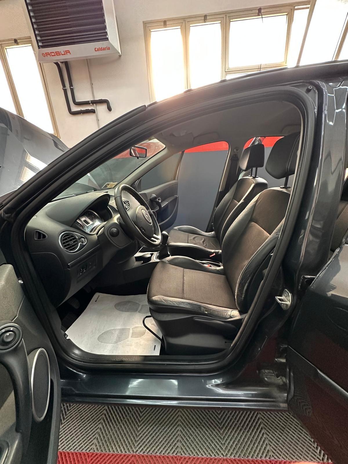 Renault Clio 1.2 16V 5 porte Le Iene