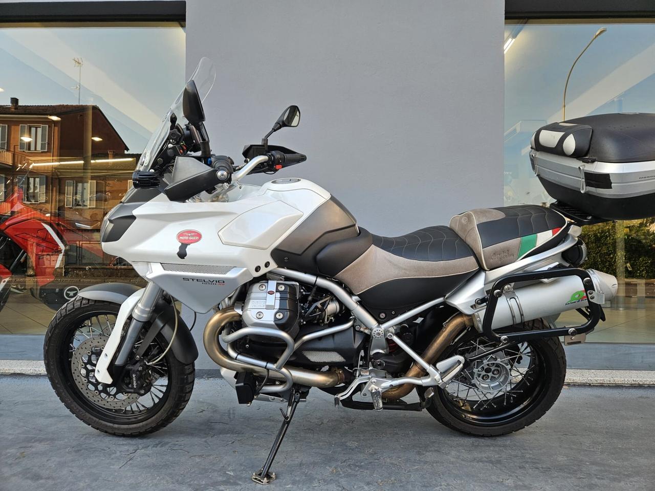 Moto Guzzi Stelvio 1200 - 2009