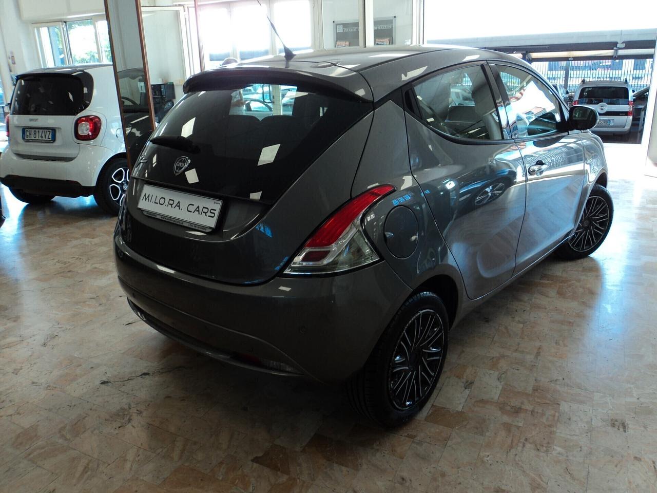 Lancia Ypsilon 1.2 69 CV 5 porte Gold