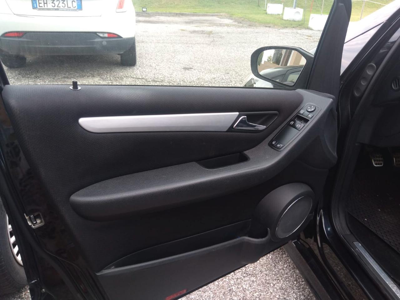FINANZIABILE mercedes CLASSE B 180 cdi PERMUTE
