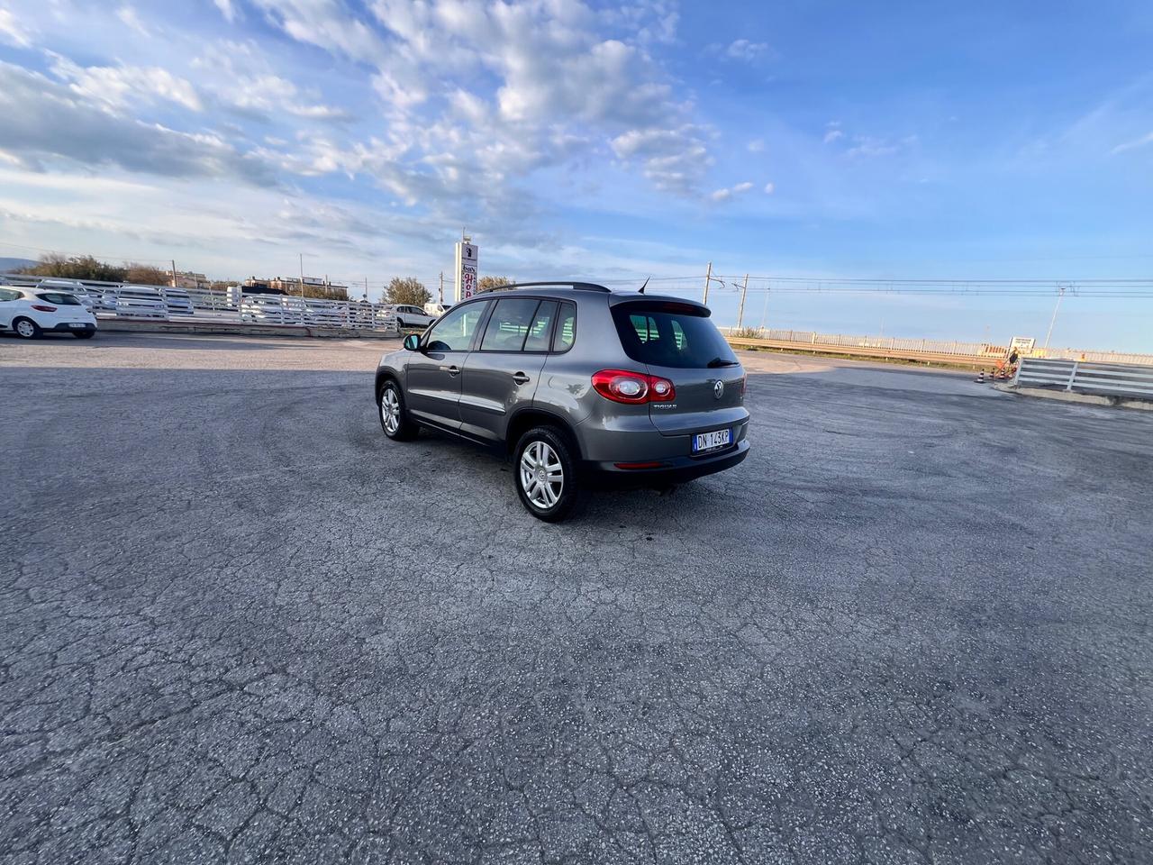 Volkswagen Tiguan 2.0 16V TDI DPF Track & Field (28°)4x4