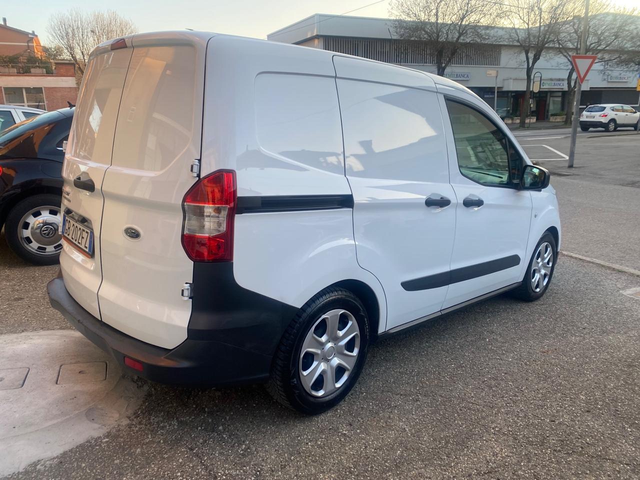 Ford Transit Courier Transit Courier 1.0 EcoBoost 100CV Van Entry a GPL