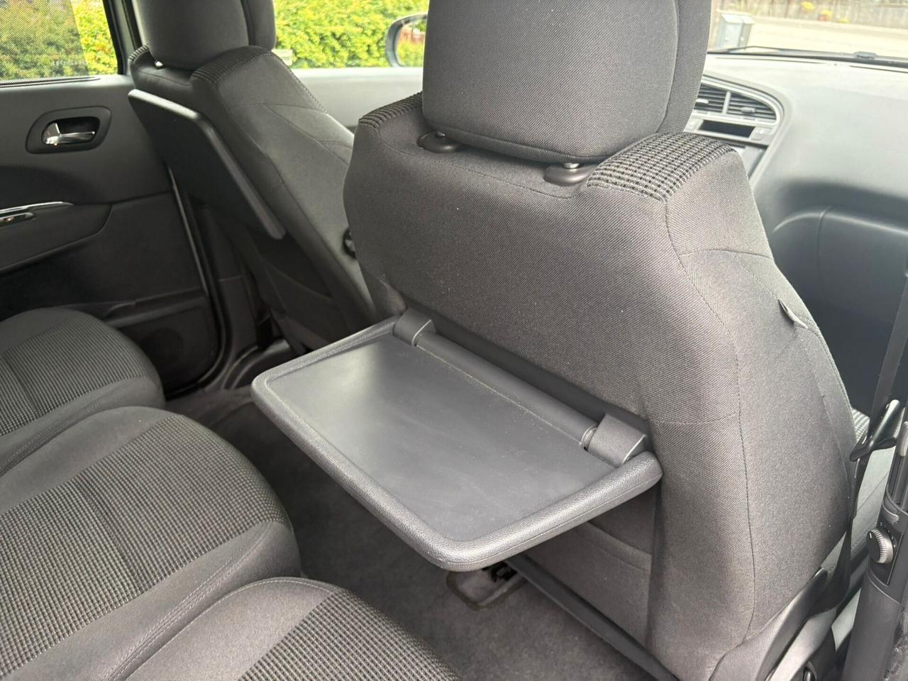 Peugeot 5008 BlueHDi 120 EAT6 S&S Active
