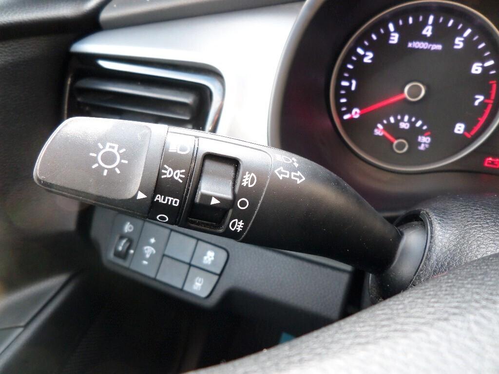 KIA STONIC 1.4 MPI ECOGPL STYLE - Navi-CarPlay-Park-Camera-Cerchi 17"