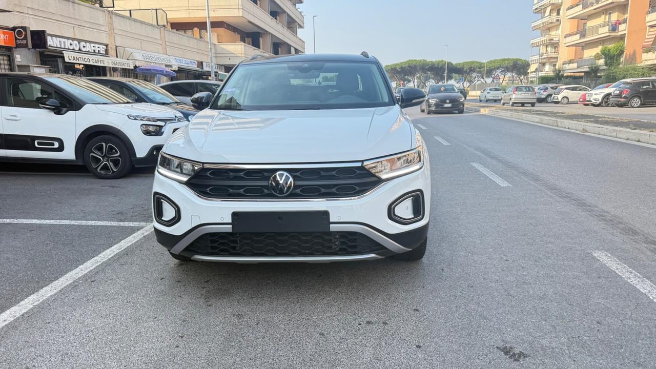 Volkswagen T-Roc 1.0 TSI Style LED NAVI COCKPIT PDC CERCHI 17 CLIMA AUTOMATICO COMANDI AL VOLANTE BICOLORE