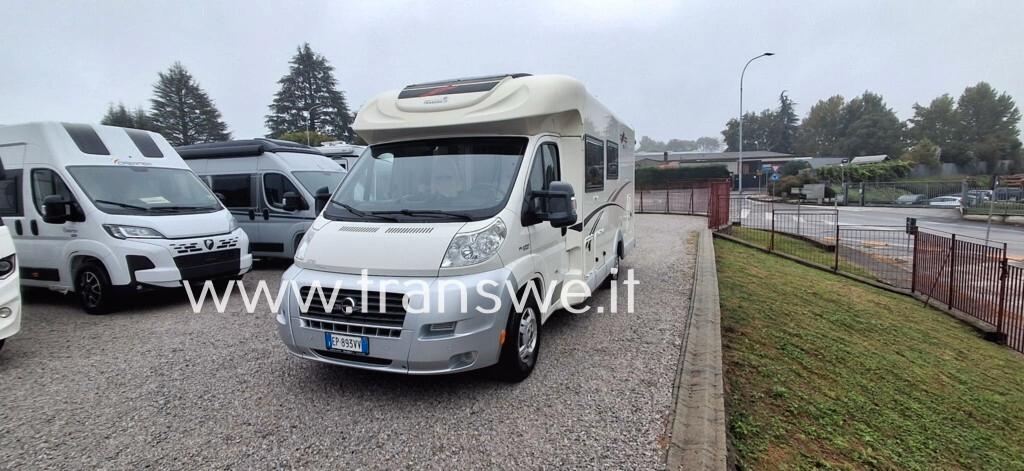 Carthago Chic C-Line T4.2 Camper semintegrale con letto matrimoniale in coda