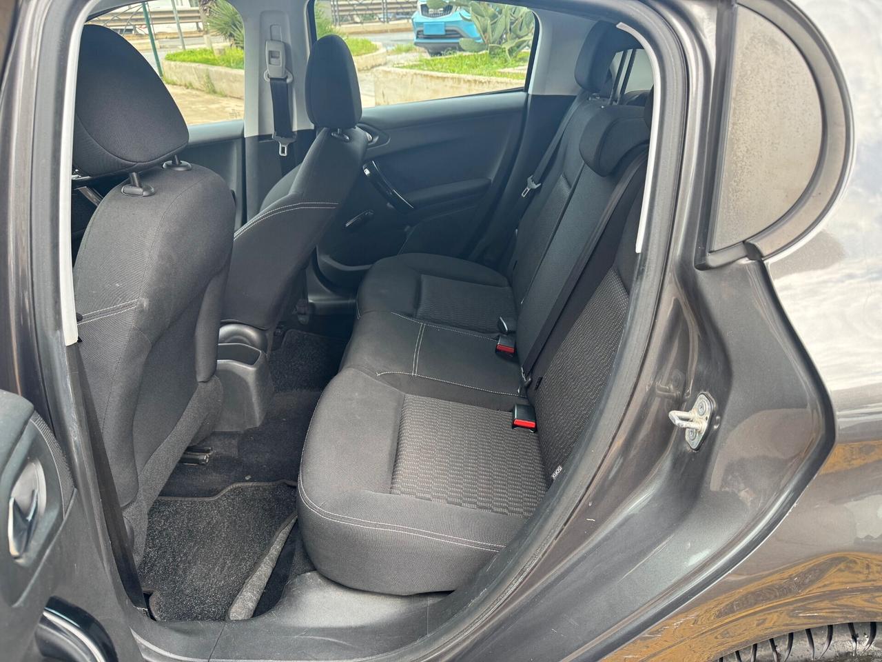 Peugeot 208 BlueHDi 100 S&S 5 porte Allure