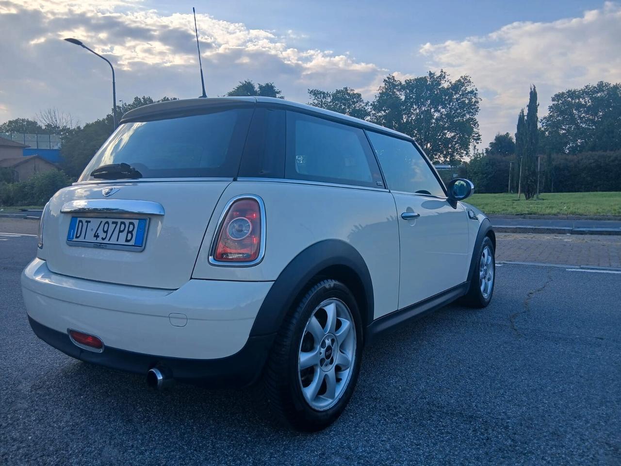 Mini 1.4 16V One Chili