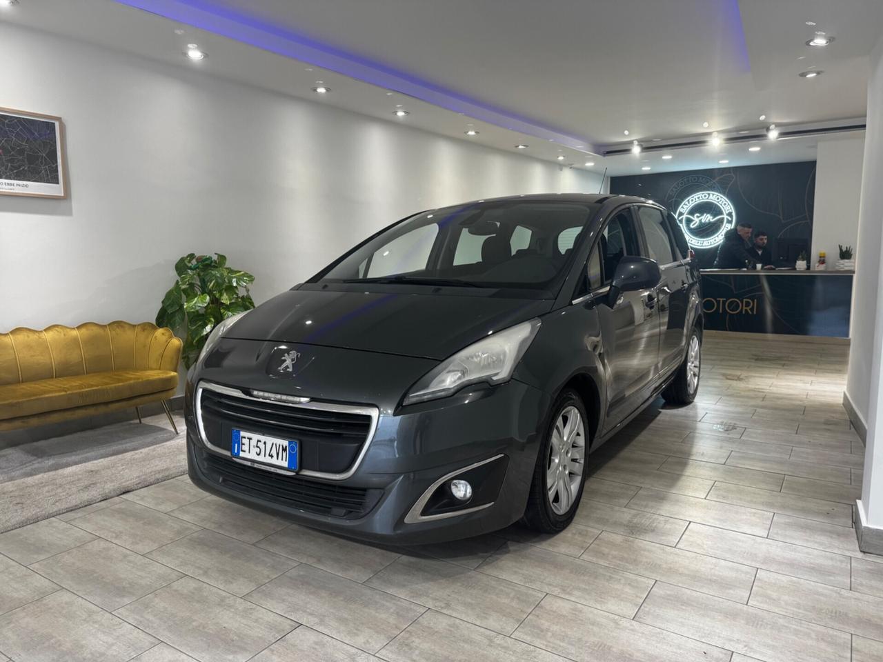 Peugeot 5008 1.6 HDi 110CV Féline 7 Posti