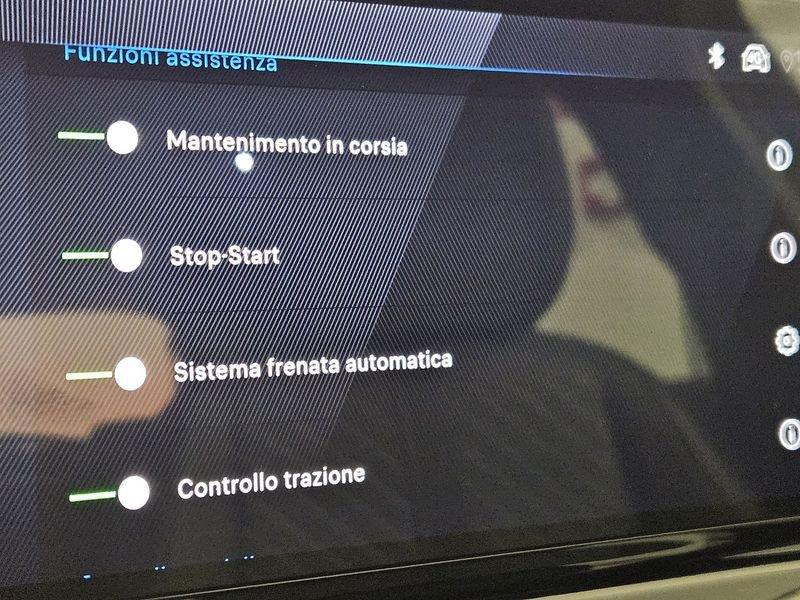 Peugeot 2008 Hybrid 136 e-DCS6 Allure auto