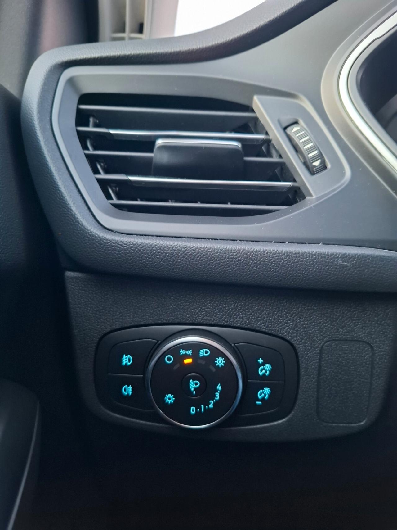 Ford Focus 1.5 TDCI 120cv SW *NAVY-LED-CAM*