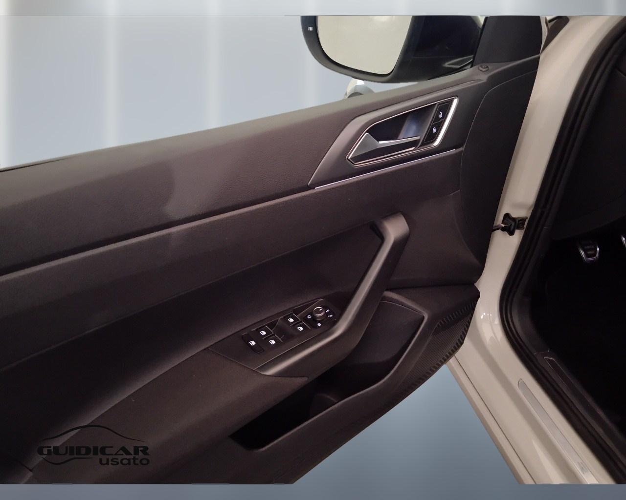 VOLKSWAGEN Taigo - Taigo 1.0 tsi R-Line 110cv