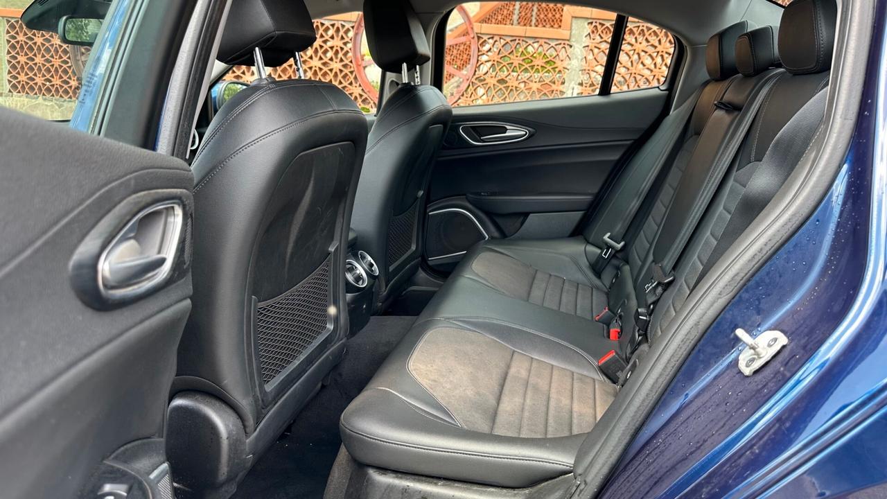 Alfa Romeo Giulia 2.2 Turbodiesel 160 CV AT8 (Motore Rotto)