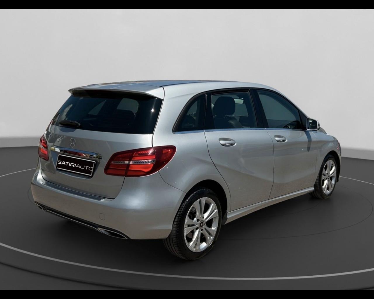 Mercedes-Benz Classe B - T246 - B 180 d Sport Next auto