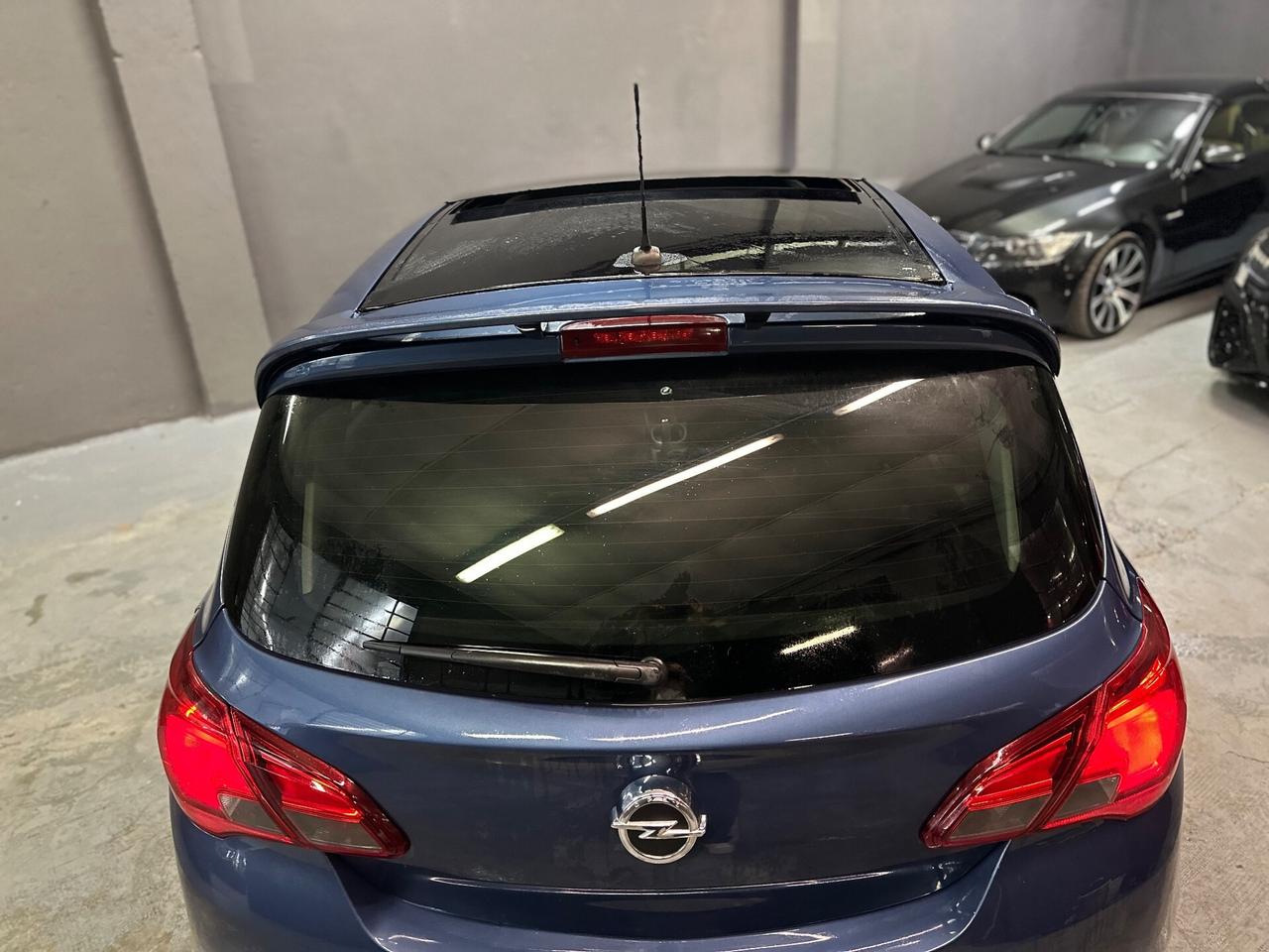 Opel Corsa 1.2 5 porte b-Color