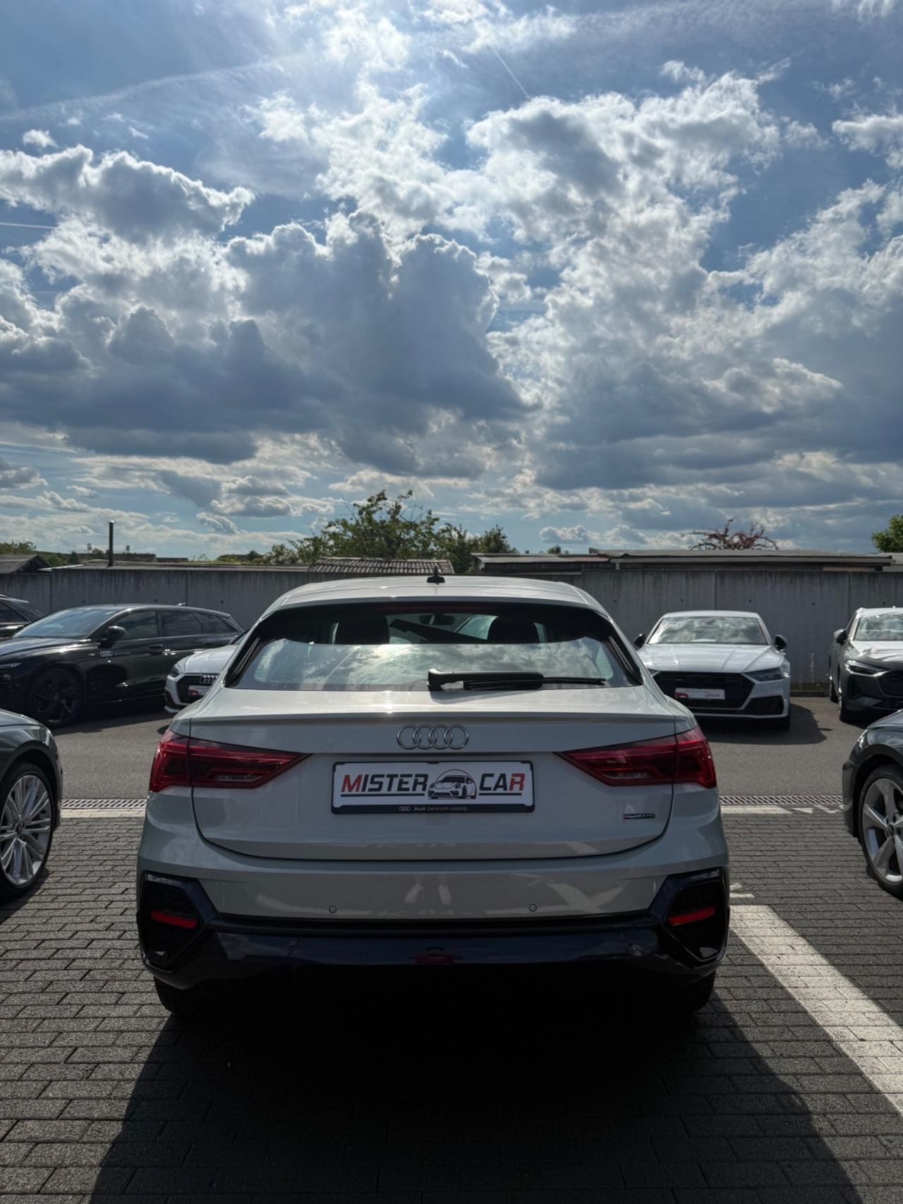 Audi Q3 40 TDI quattro S tronic Business Advanced