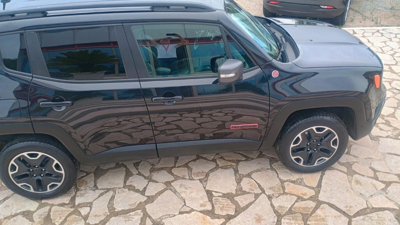 Jeep Renegade 2.0 Mjt 170CV 4WD Active Drive Low Trailhawk