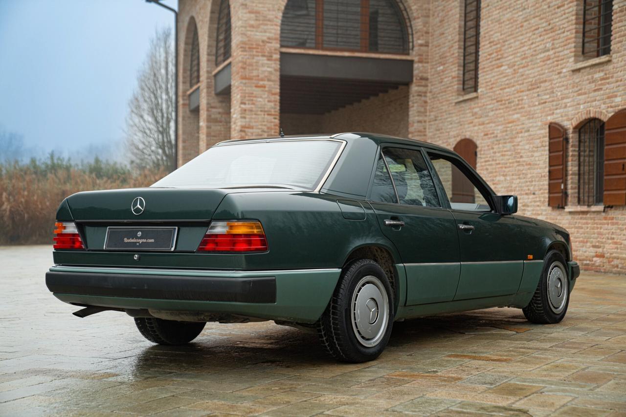 Mercedes-benz E 200 - MER00255