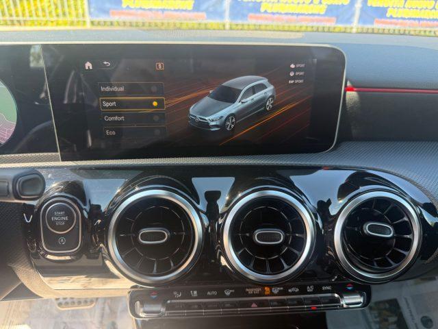 MERCEDES-BENZ A 180 Premium AMG GARANZIA