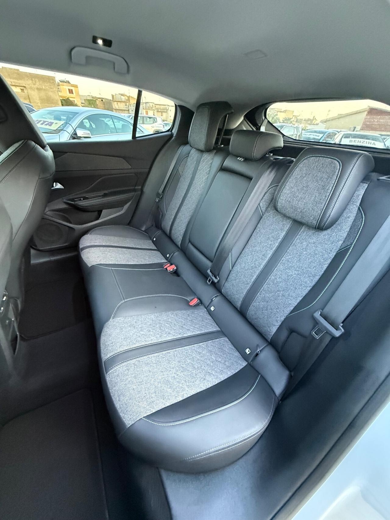 Peugeot 408 PureTech 130 S&S EAT8 Allure