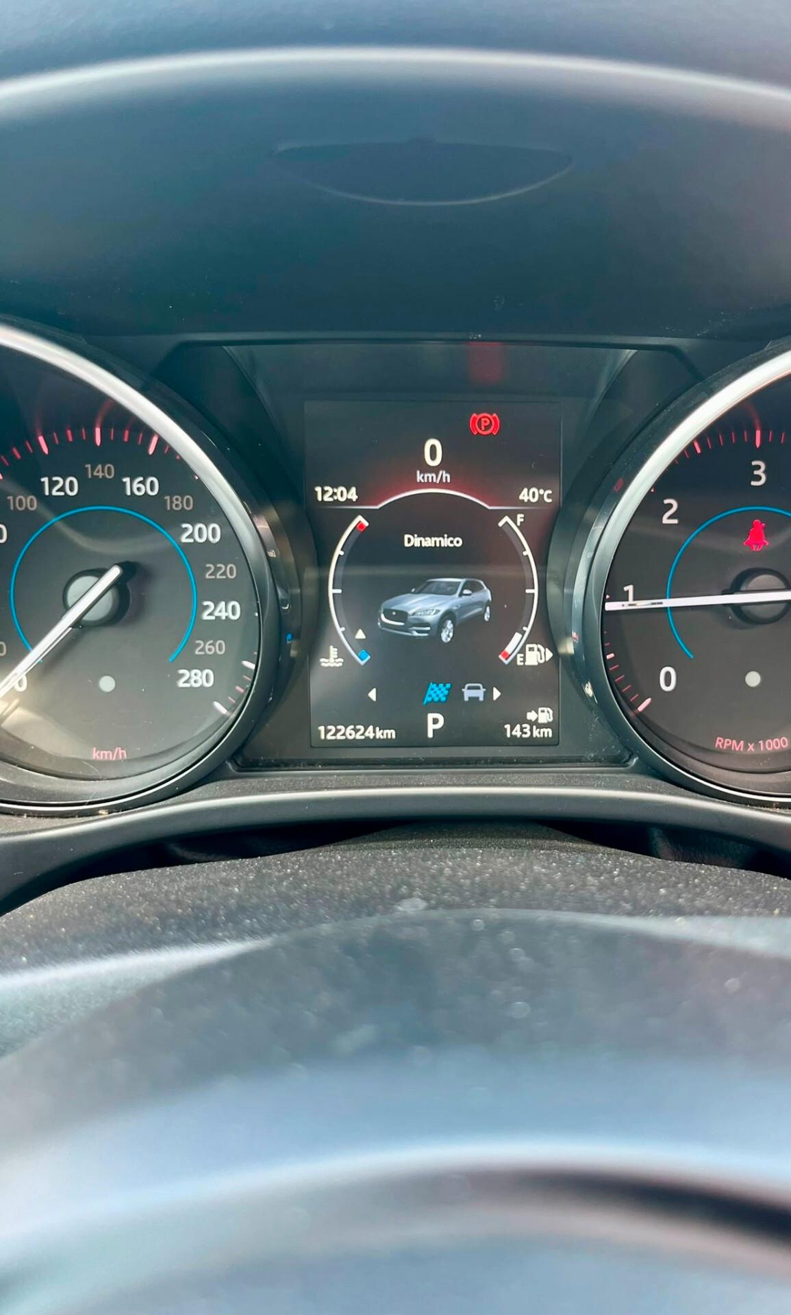 Jaguar F-Pace 2.0 D 180 CV AWD Portfolio