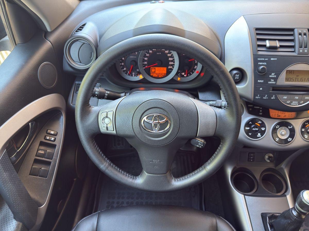 TOYOTA - RAV4 - 2.2 D-Cat 177CV Luxury pelle