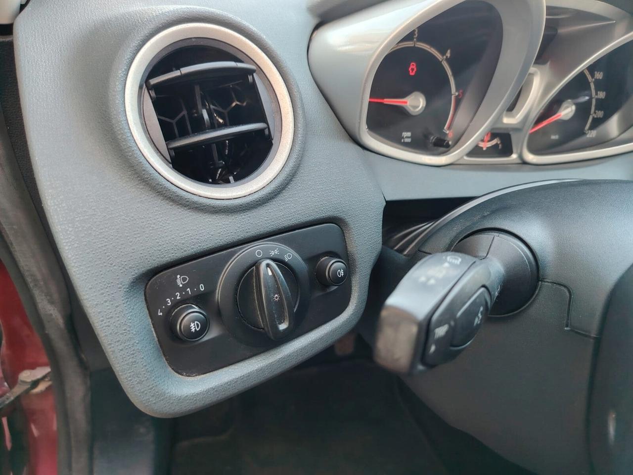 Ford Fiesta 1.6 TDCi 90CV 5 porte DPF Titanium