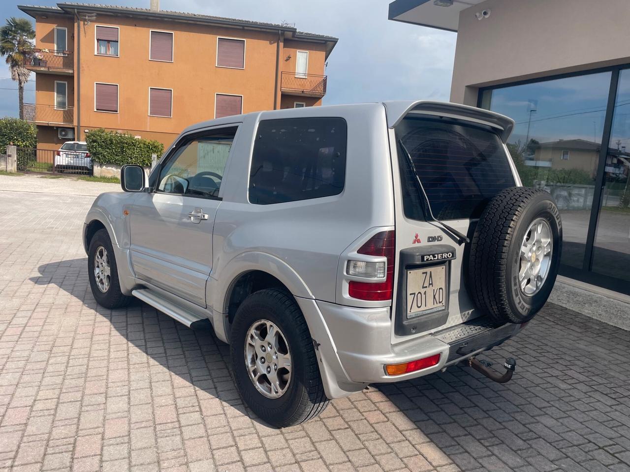 Mitsubishi Pajero 3.2 16V DI-D 3p. GLX