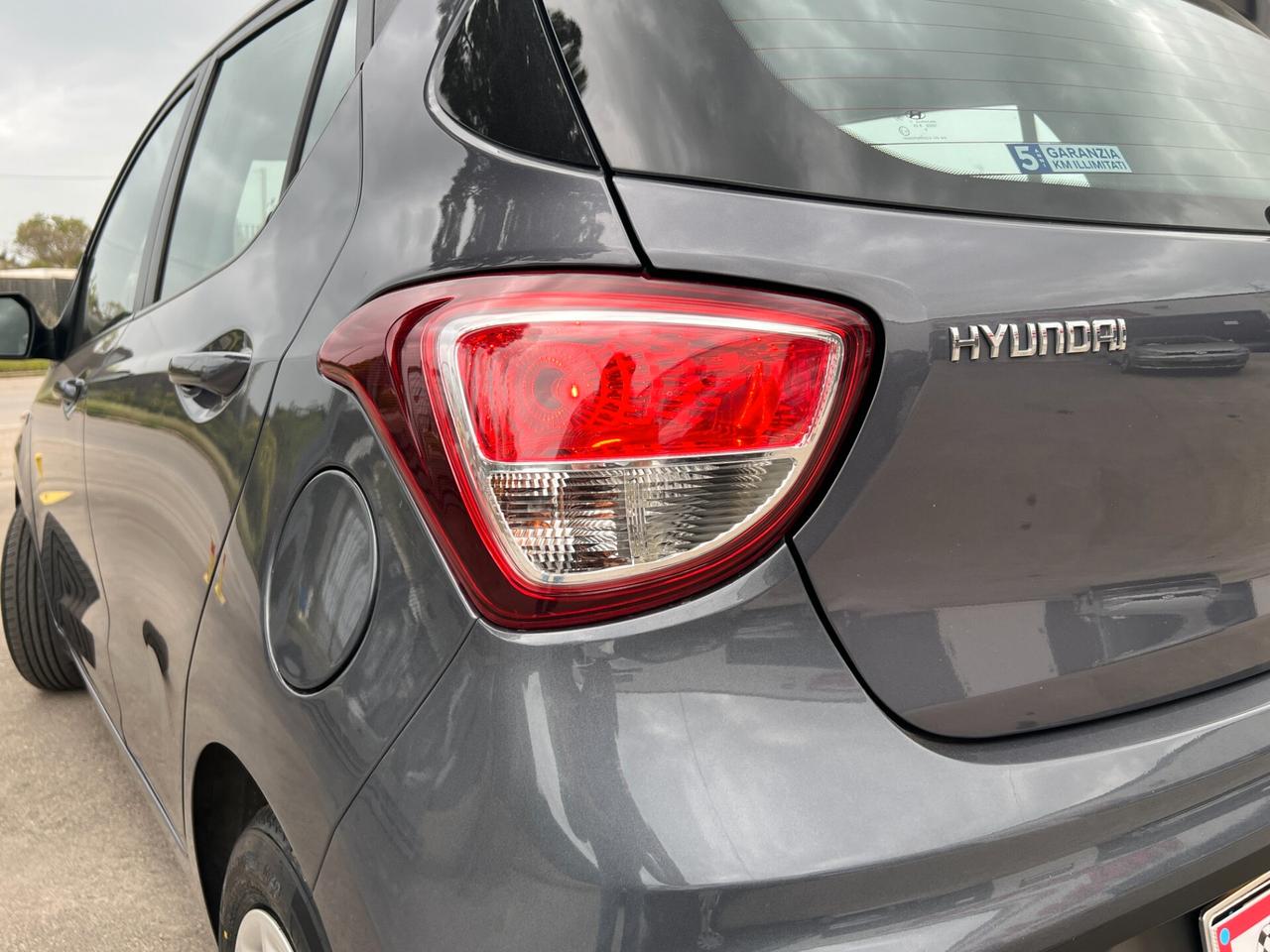 Hyundai i10 1.0 LPGI Econext Login GARANZIA