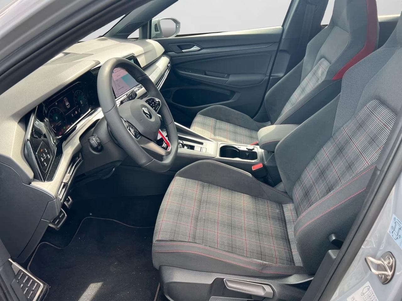 Volkswagen Golf 8 GTI 2.0 TSI GTI DSG