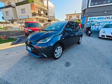 Toyota Aygo Connect 1.0 VVT-i 72 CV 5 porte x-play