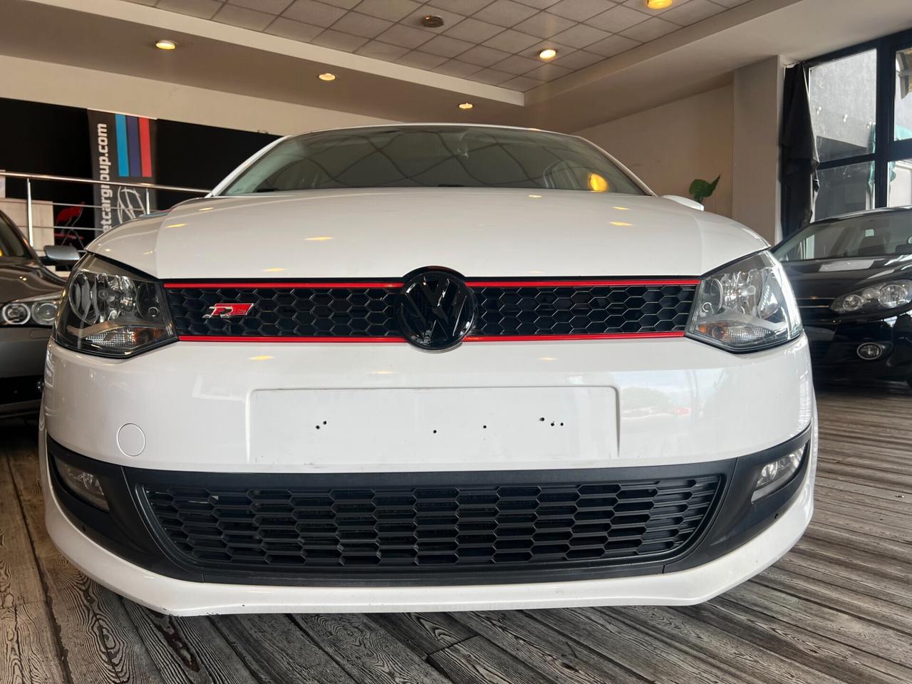 Volkswagen Polo 1.2 R-LINE/ GARANZIA