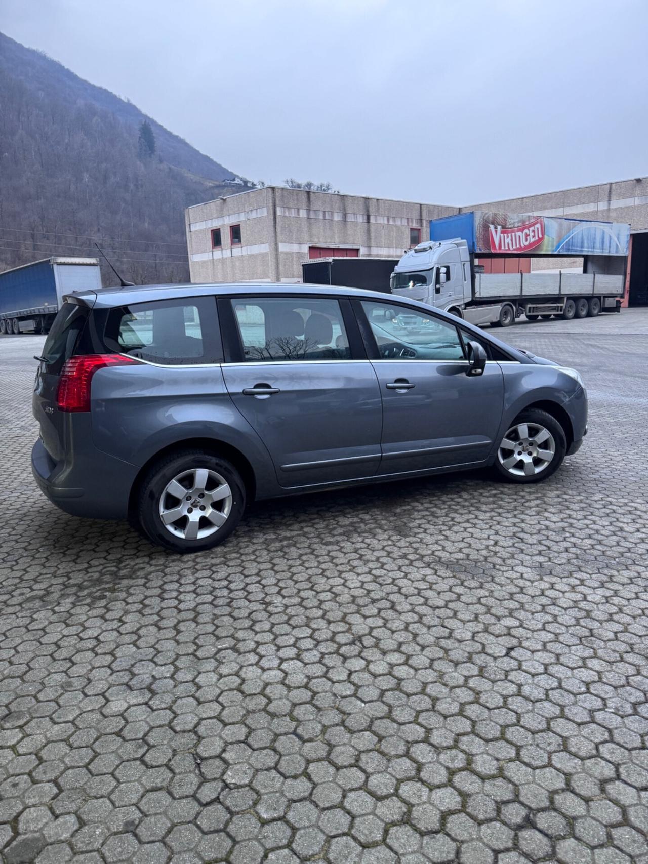Peugeot 5008 1.6 HDi 112CV Business