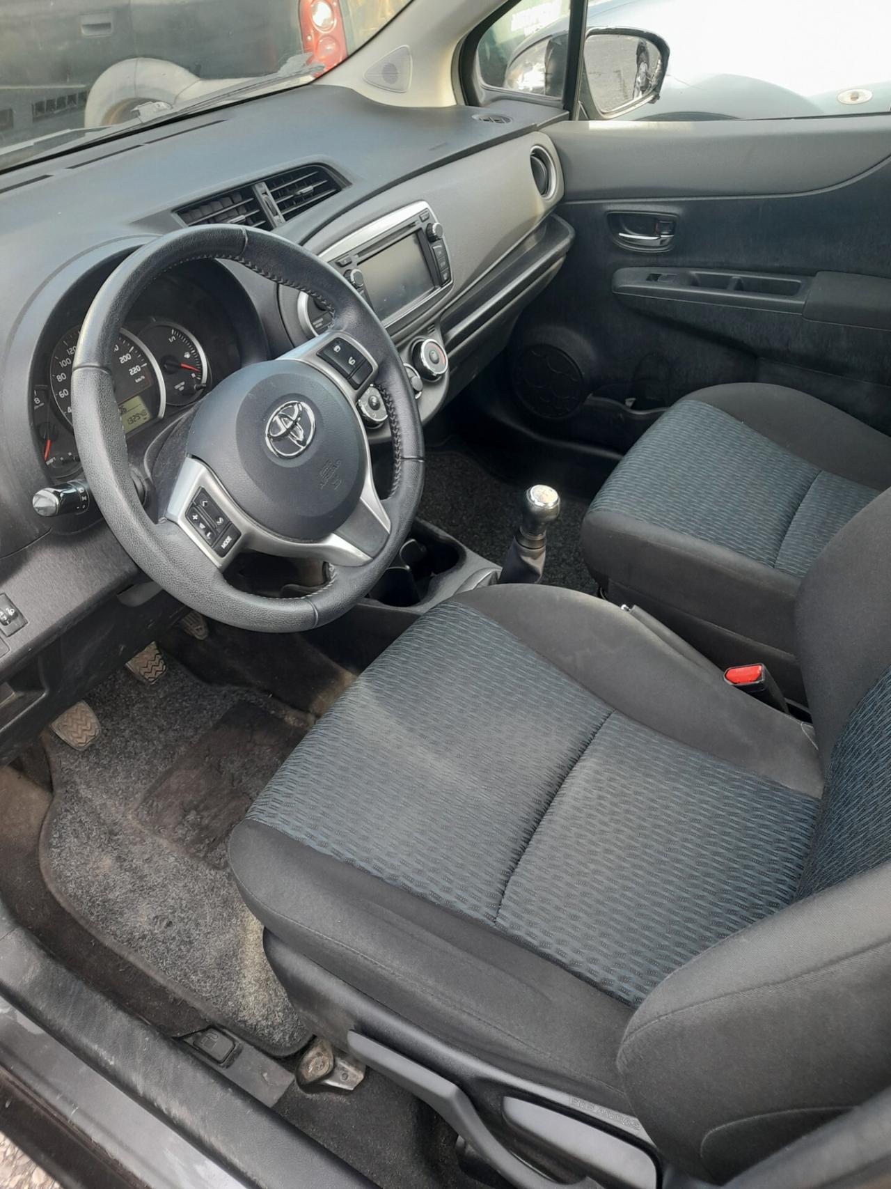 Toyota yaris 1000 benzina