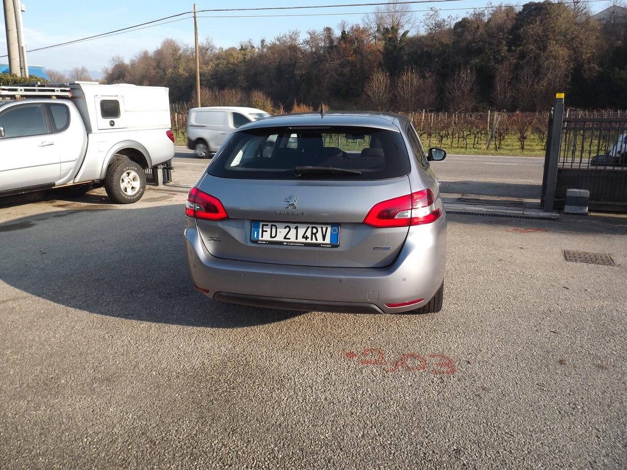 Peugeot 308 BlueHDi 120 S&S SW Allure