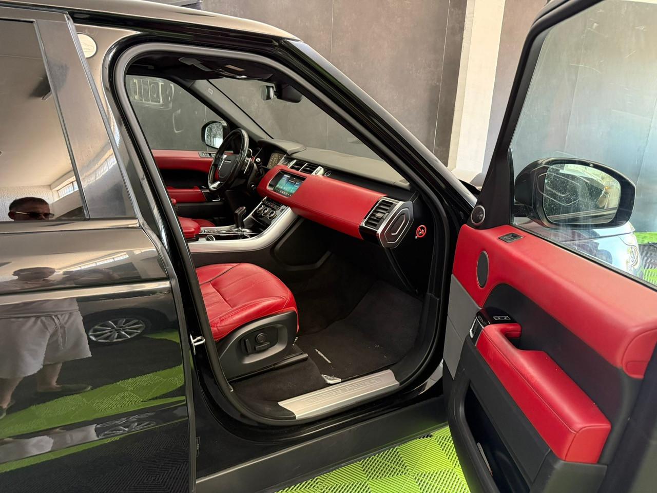 Land Rover Range Rover Sport 3.0 SDV6 HSE DYNAMIC